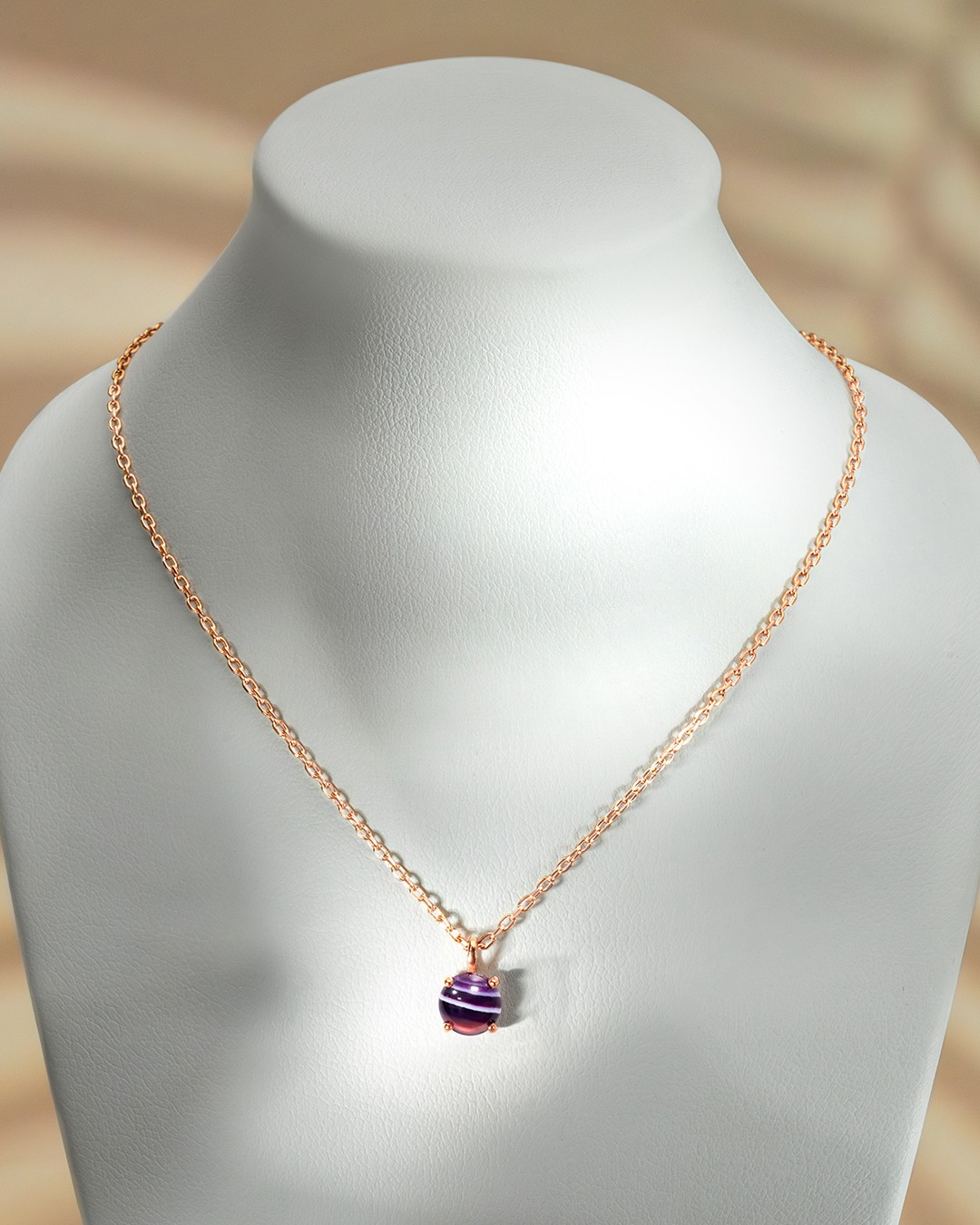 Packshot Anhänger violetten Achat Calizzonio