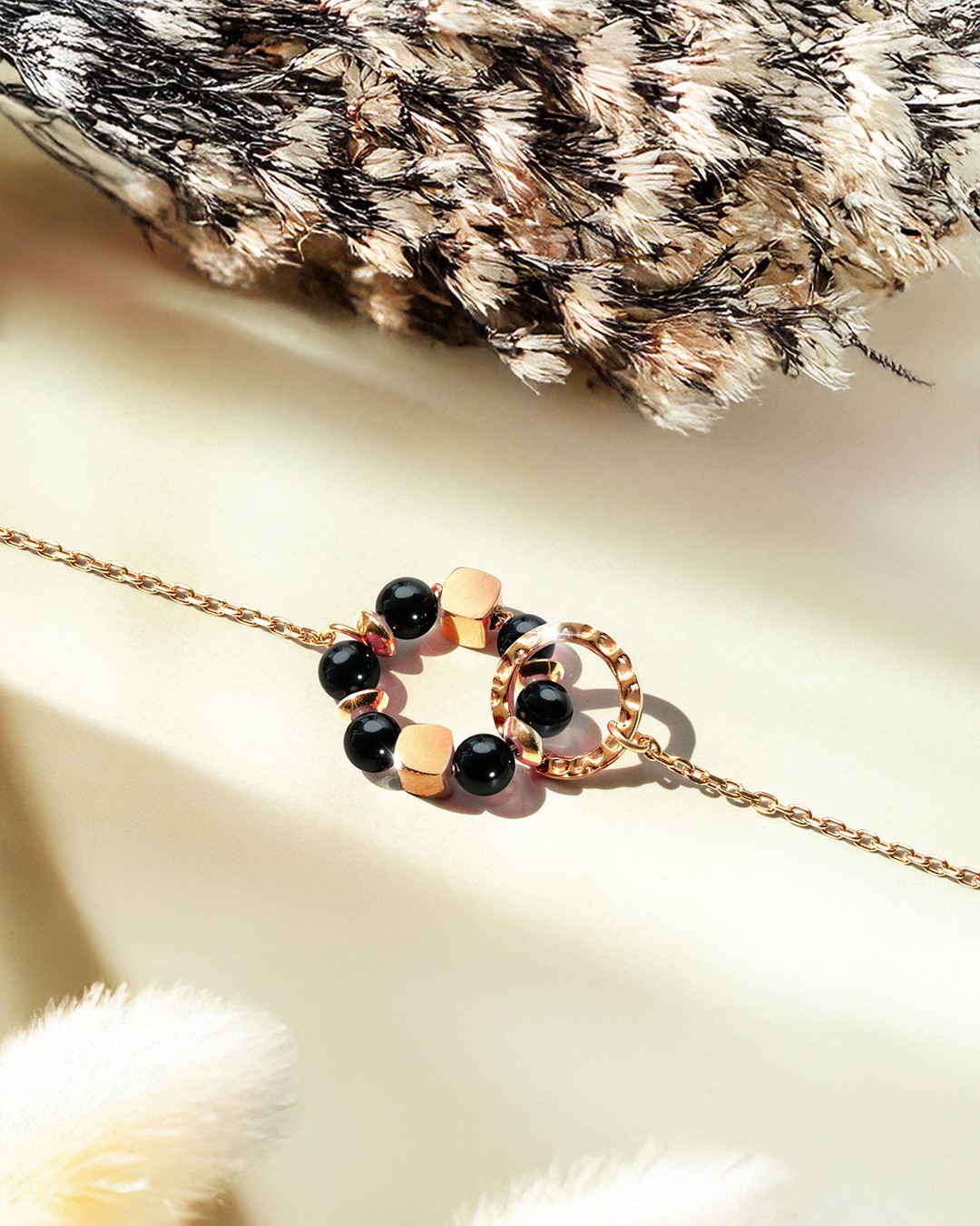 Packshot Armband Onyx Nerona