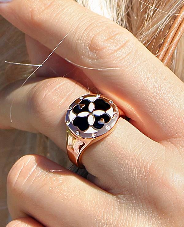 Trifogletta Nera - hover