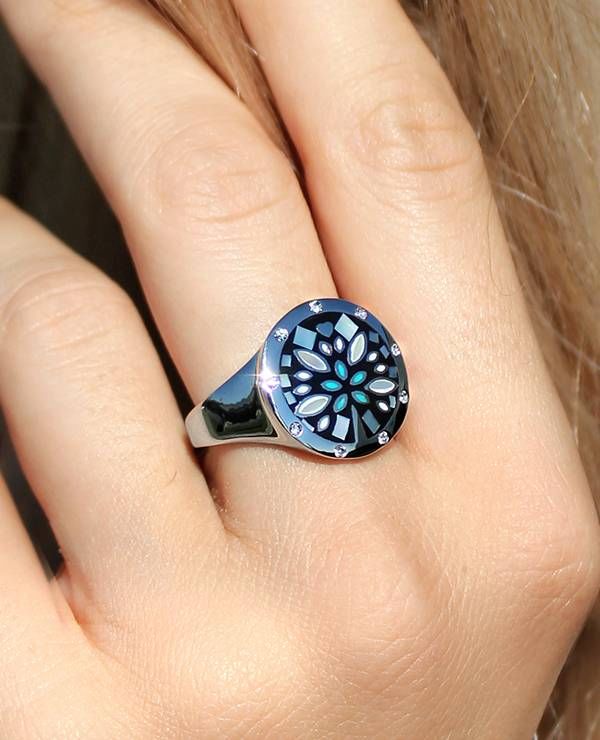 Alberina Nera - hover